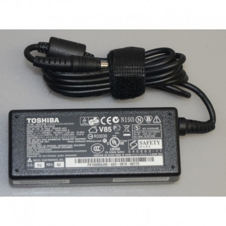 TOSHIBA K000040150 AC ADAPTER (WITH POWER CORD)